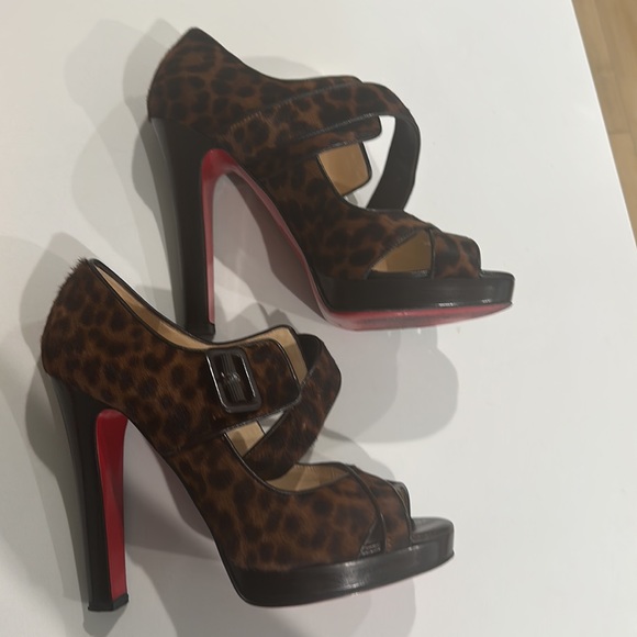 Christian Louboutin dordogne pony leopard shoes - Picture 2 of 6